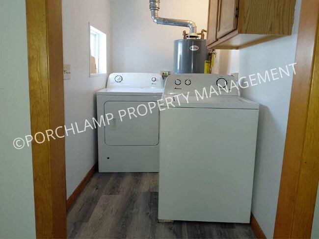 Photo - 2050 Letart Ave