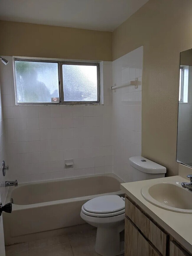 Photo - 3320 Barnsdale Dr