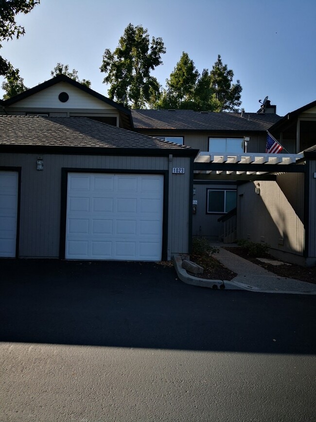 Building Photo - Bay Point  - 2 beds and 2 baths Second Floor Condo