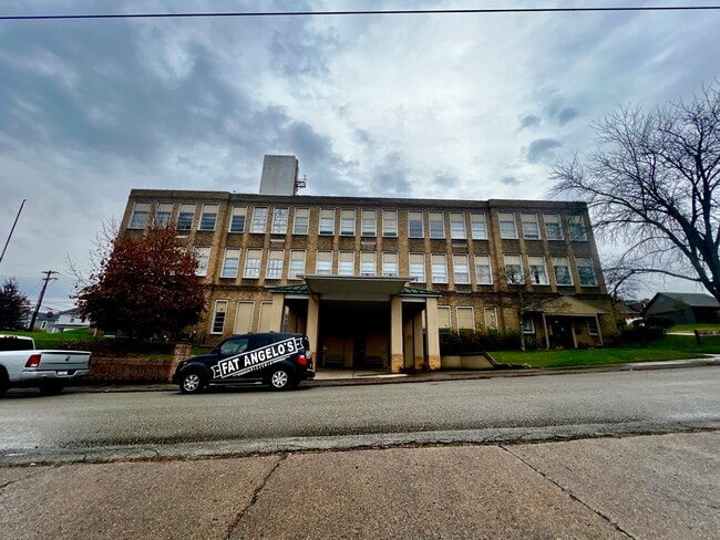 Building Photo - 300 Union St Unit 2J Rental