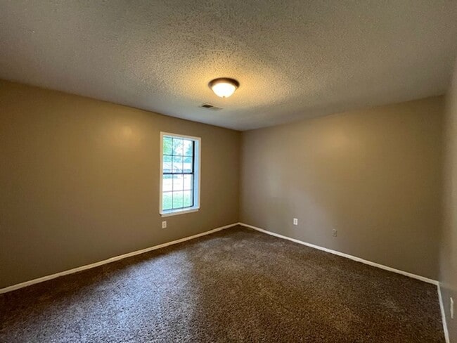 Photo - Renovated 2 Bedroom 1 Bath Home for Rent!!