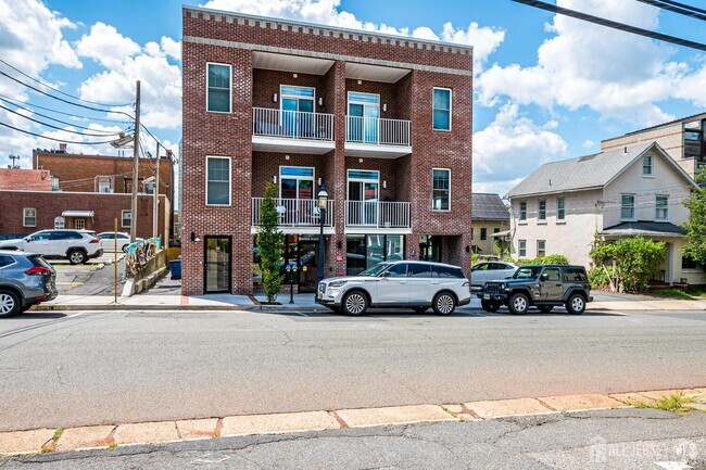 Building Photo - 21 Station Pl Unit 204 Rental