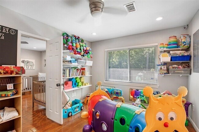 Photo - 5302 Treaschwig Rd