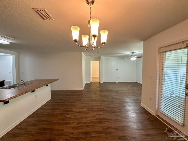 Photo - 2123 Waltham St