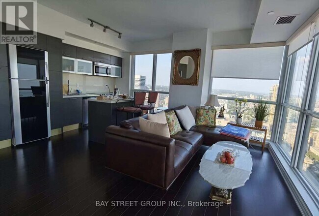 Photo - 386 Yonge St Unit 3907
