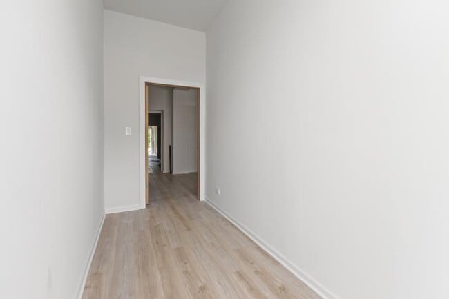 Building Photo - 3 bedroom in Chicago IL 60618 Rental