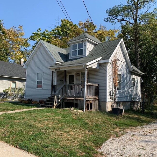 Photo - 1104 Coats St