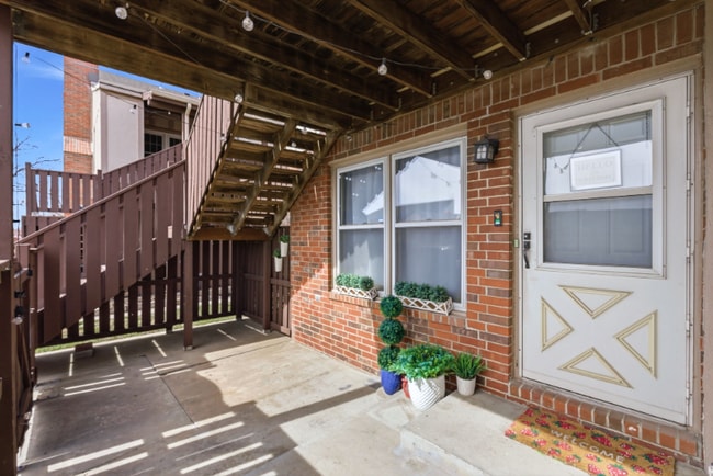 Photo - 1450 S Webb Rd Unit Apt 311