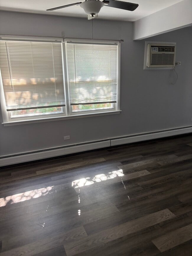 Photo - 4521 Maple Ave