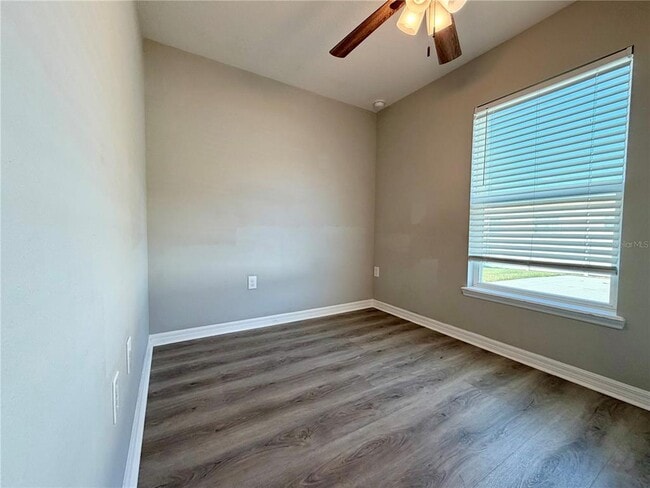 Photo - 1210 Ave Z SE