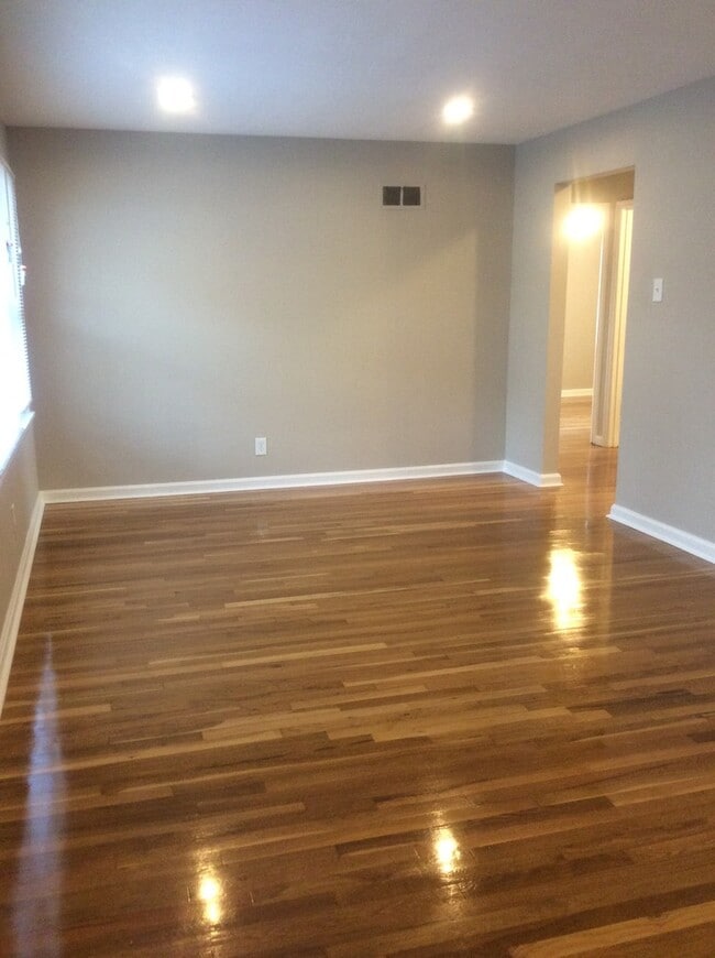 Building Photo - 1041 Willmann Ct