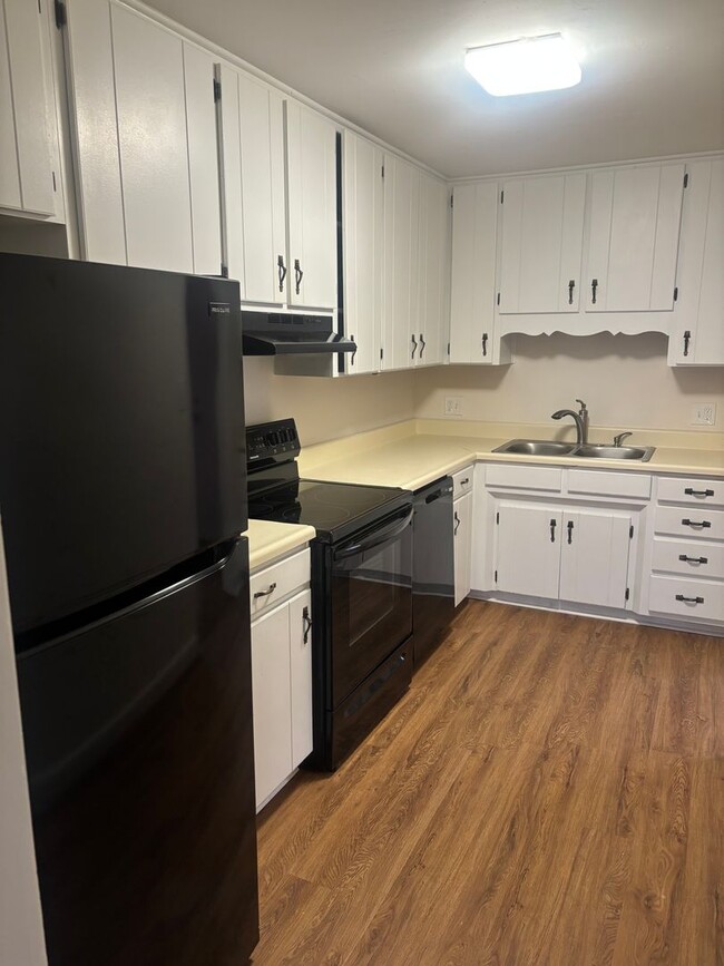 Photo - 4781 Worden Dr Unidad A