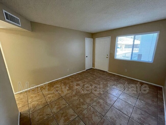 Photo - 841 E Fountain St