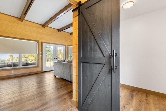 Photo - 386 S Hill Rd