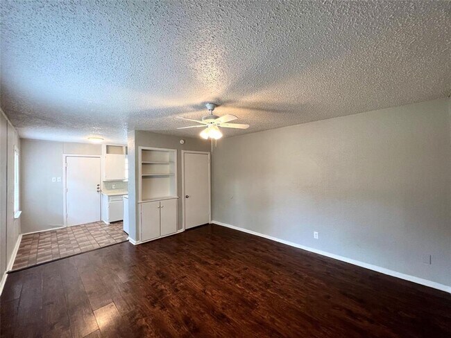 Photo - 6363 Hollis Ave