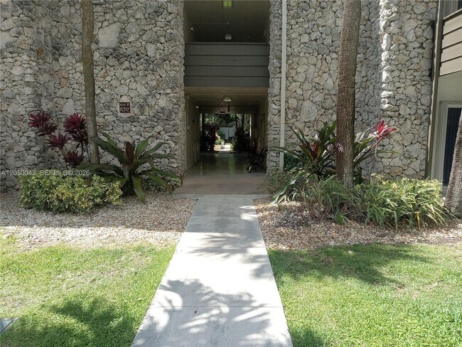 8315 SW 72nd Ave Unit 303B