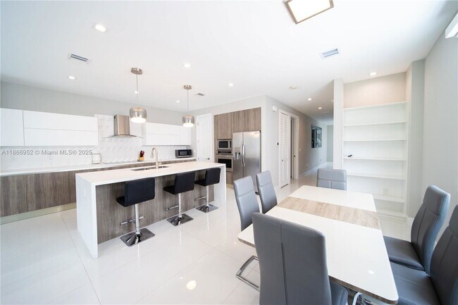 Photo - 3653 SW 26th St