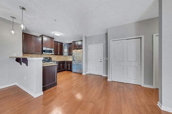Photo - 443 2nd St Unidad 203