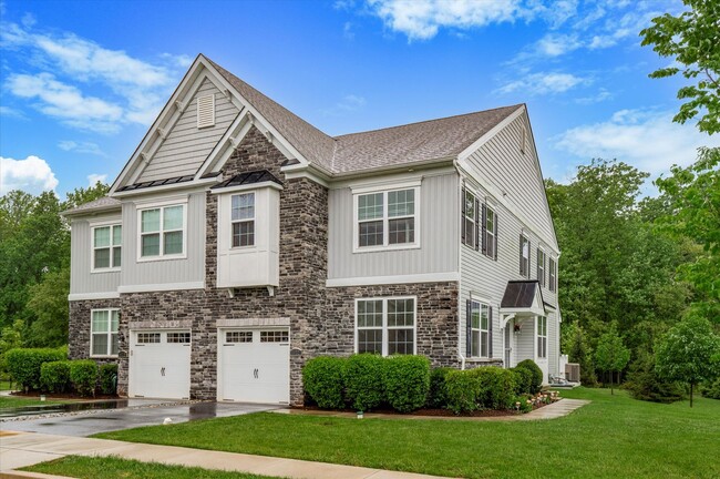 Luxury 4BD/3BA Carriage Home in West Chester! - Luxury 4BD/3BA Carriage Home in West Chester!