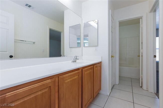 Photo - 5650 St Elias St