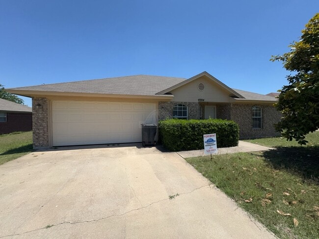 Building Photo - 4004 Riverrock Dr