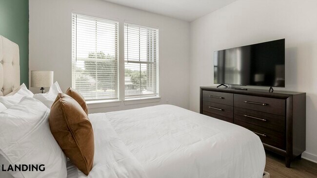 Photo - 3900 Robinson Rd Unidad 1305