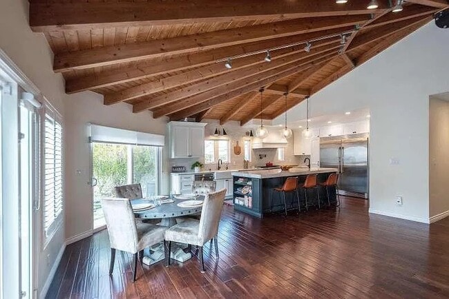 Photo - 7403 Alverstone Ave