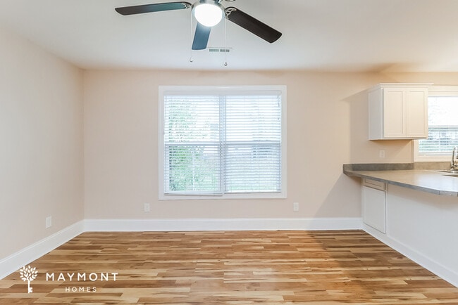 Photo - 205 Marion St