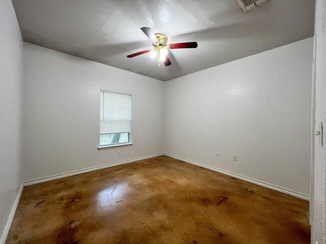1080 Rainbow Dr