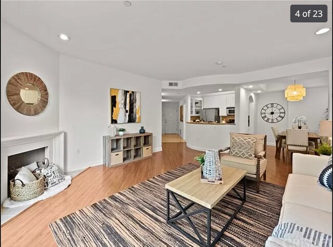 Photo - 5703 Laurel Canyon Blvd Unidad 205