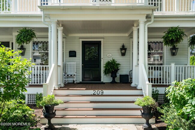 207-209-209 Newark Ave