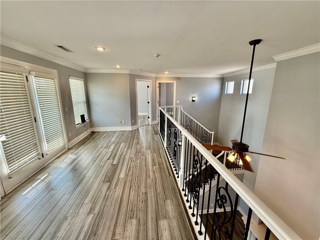 Photo - 422 J.T.L Pkwy