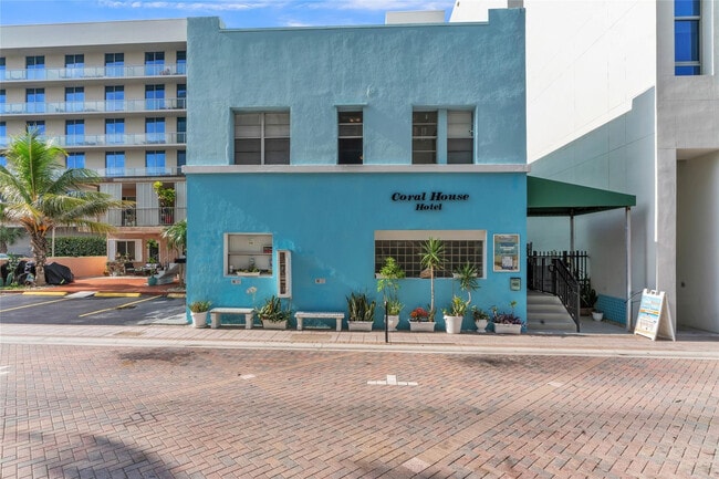 Photo - 324 Indiana St