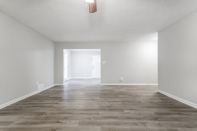 Photo - 333 Agnes Ct