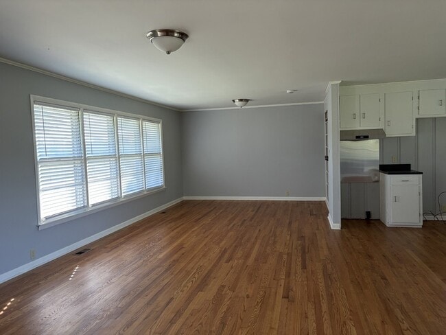 Photo - 11745 Campbellsville Rd