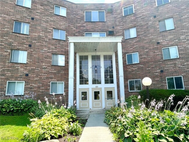 Building Photo - 355 Solon Rd Unit 306 Rental