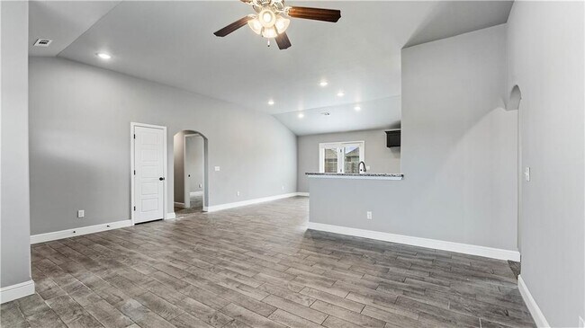 Photo - 200 Post Oak Ave