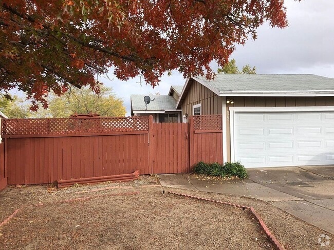 Building Photo - 6580 Fern St Rental