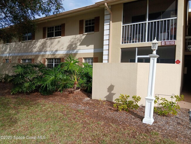 Building Photo - 1649 Sunny Brook Ln Unit B103