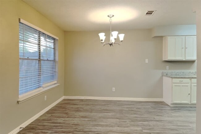 Photo - 6915 Renfro Dr