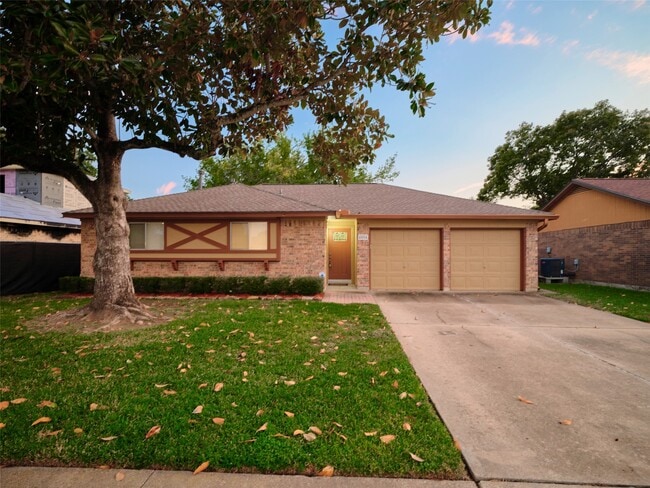 Building Photo - 4804 Fairhaven St