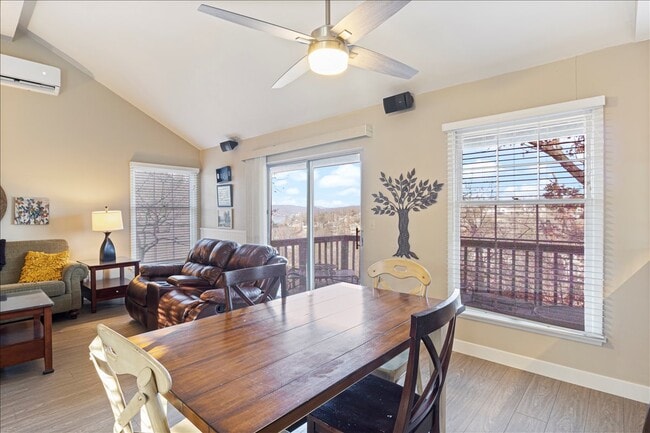 Photo - 415 Staniel Cay Dr