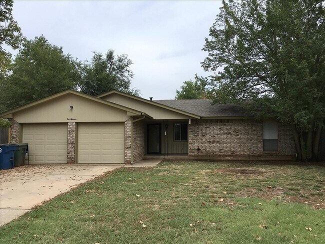 Building Photo - 1013 Mercury Cir