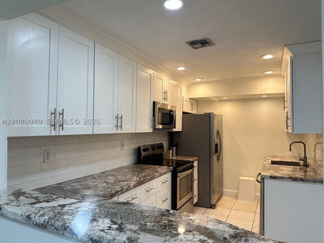 Photo - 9865 Riverside Dr