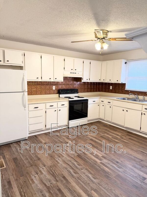 Photo - 1401 Dakota Ave