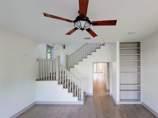 Photo - 917 Herkimer St