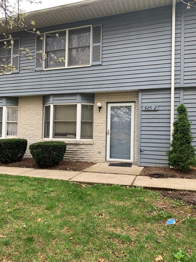 Photo - 2 Bedroom 1.5 Bathroom Townhouse