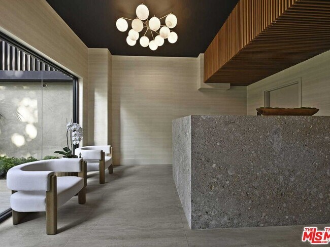 Photo - 350 N Palm Dr Unidad 401