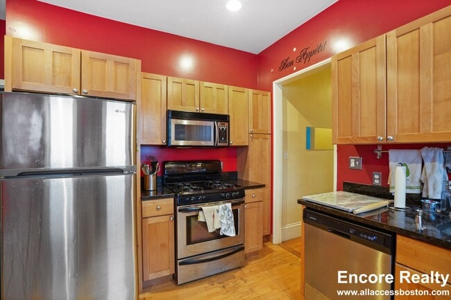 Photo - 68 Calumet St Unit 2