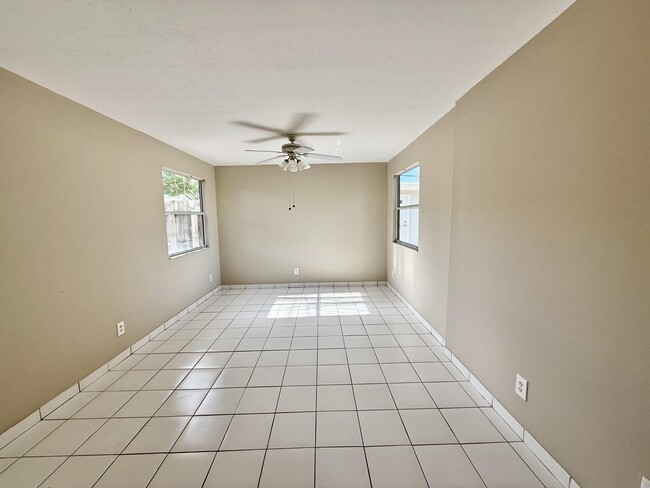 Building Photo - 1475 NE Waveland Ave Rental